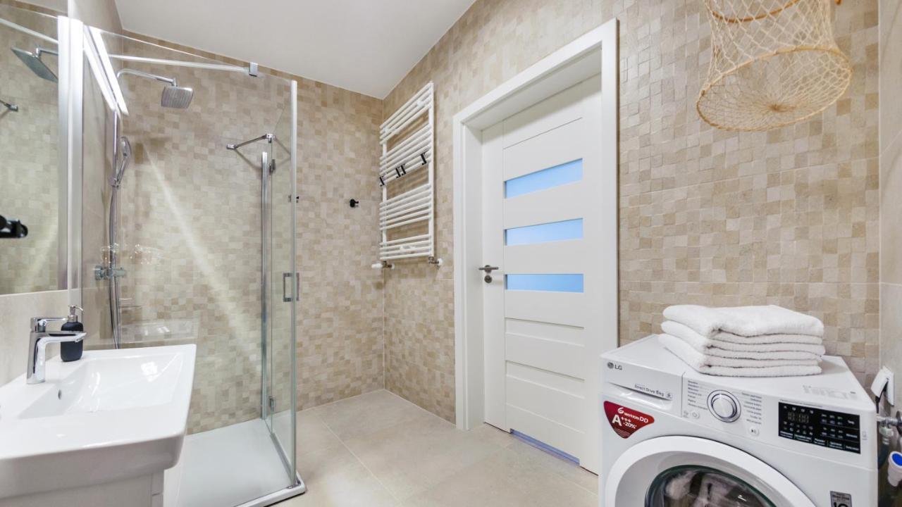 504 Premium Nadmorskie Tarasy - Pool Sauna Fitness Garage Free Apartment Kolobrzeg Bagian luar foto