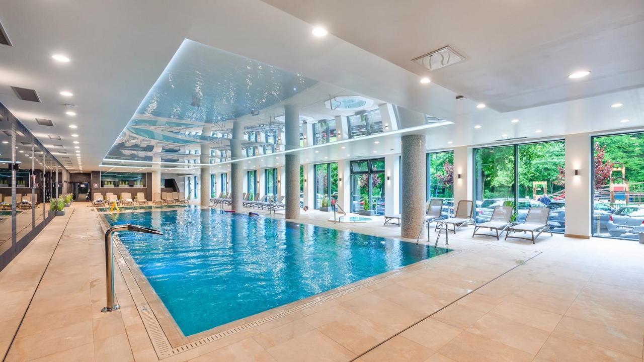 504 Premium Nadmorskie Tarasy - Pool Sauna Fitness Garage Free Apartment Kolobrzeg Bagian luar foto